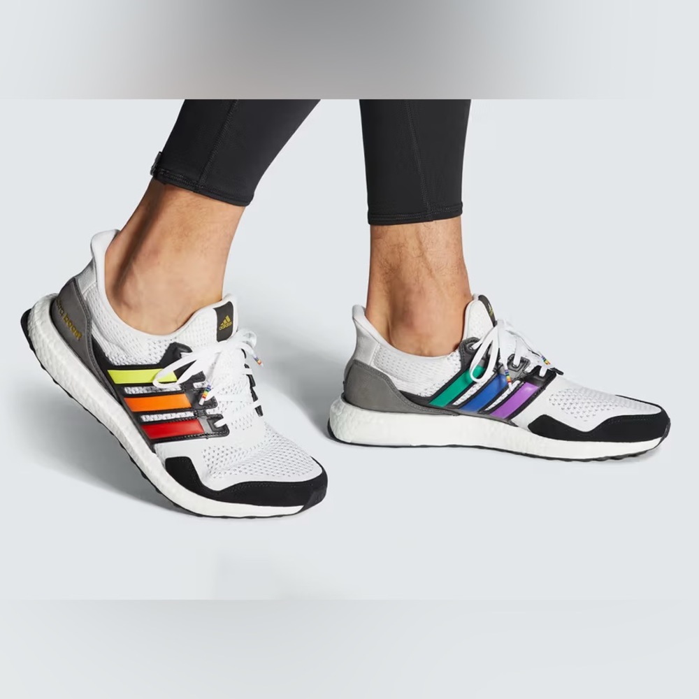 ADIDAS UltraBoost S&L Pride 2020 - FY5347 - Sz Men’s 5 / Women’s 7